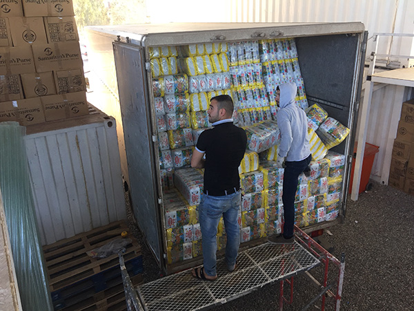 diapers for refugees - unloading
